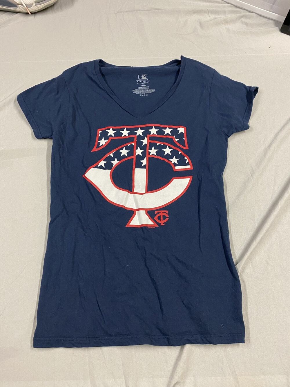 Minnesota Twins T Shirt MLB Large Womans Short Sleeve Blue Logo Flag